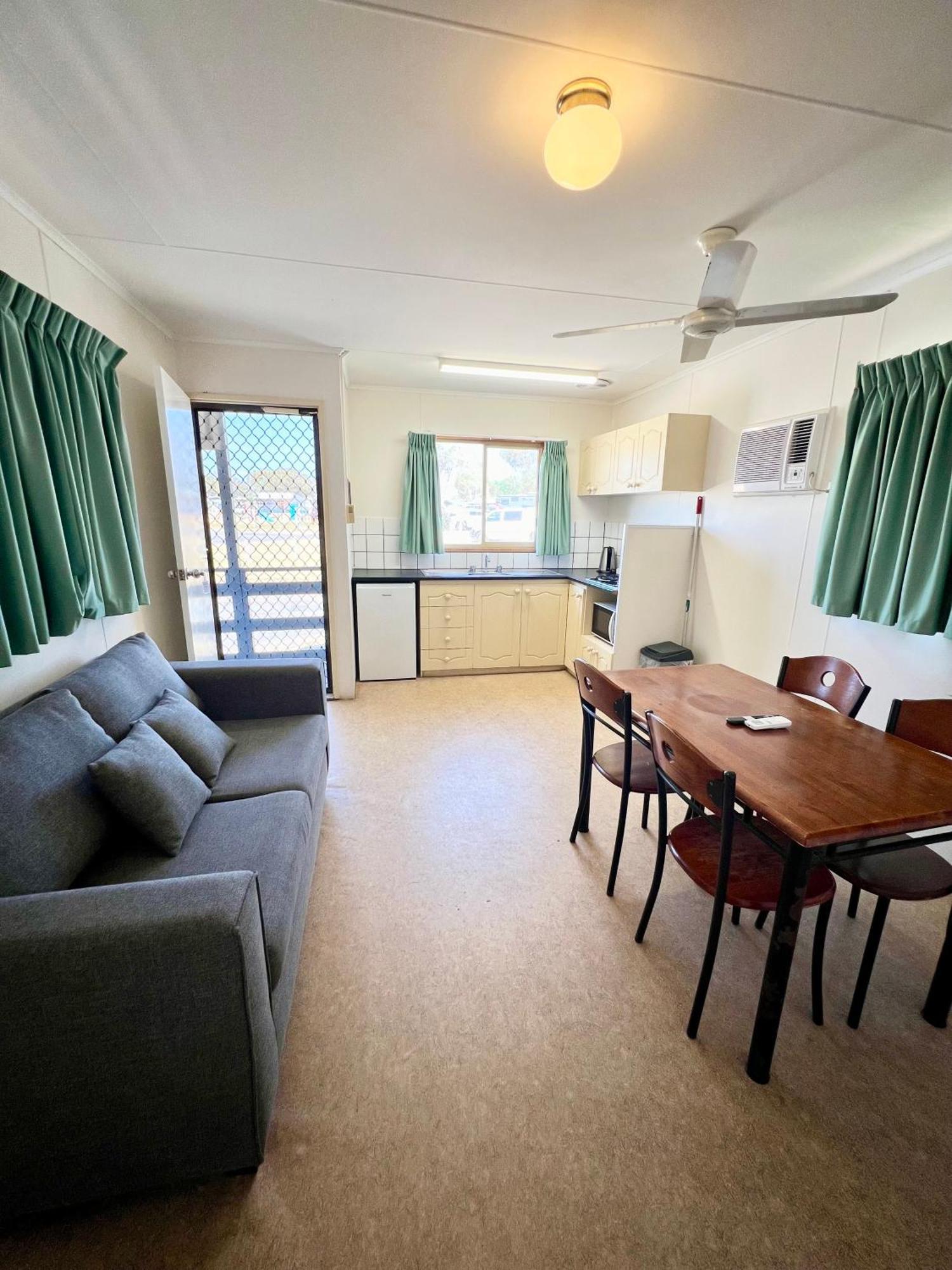 Sunset Beach Holiday Park Geraldton Esterno foto