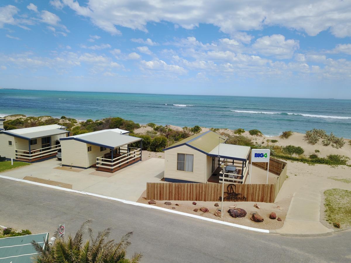 Sunset Beach Holiday Park Geraldton Esterno foto