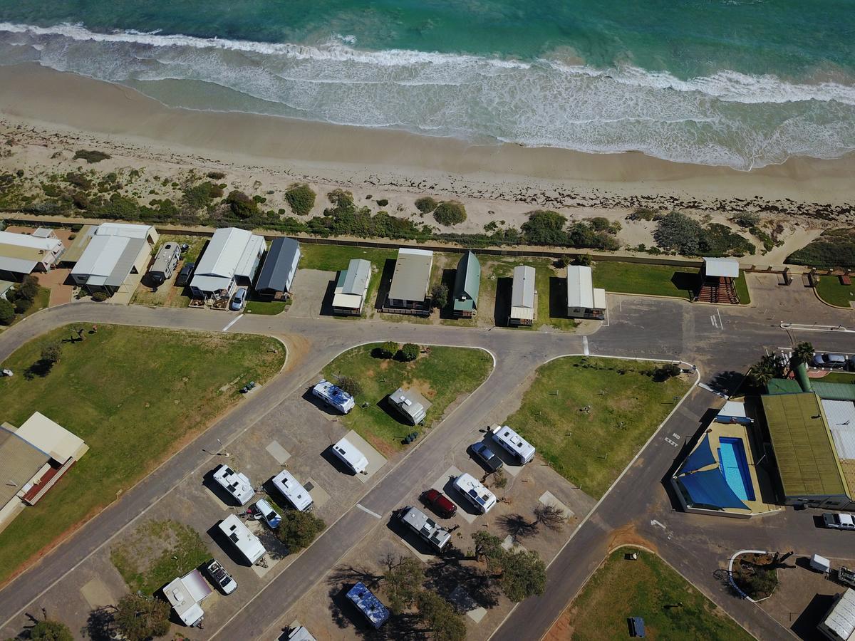 Sunset Beach Holiday Park Geraldton Esterno foto