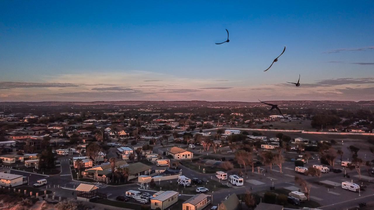 Sunset Beach Holiday Park Geraldton Esterno foto